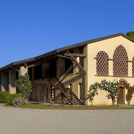 Готель Agriturismo Cascina Marzana Павія Екстер'єр фото