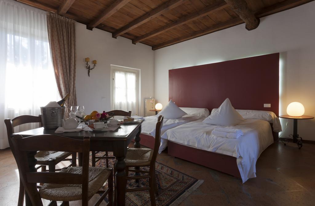 Готель Agriturismo Cascina Marzana Павія Екстер'єр фото