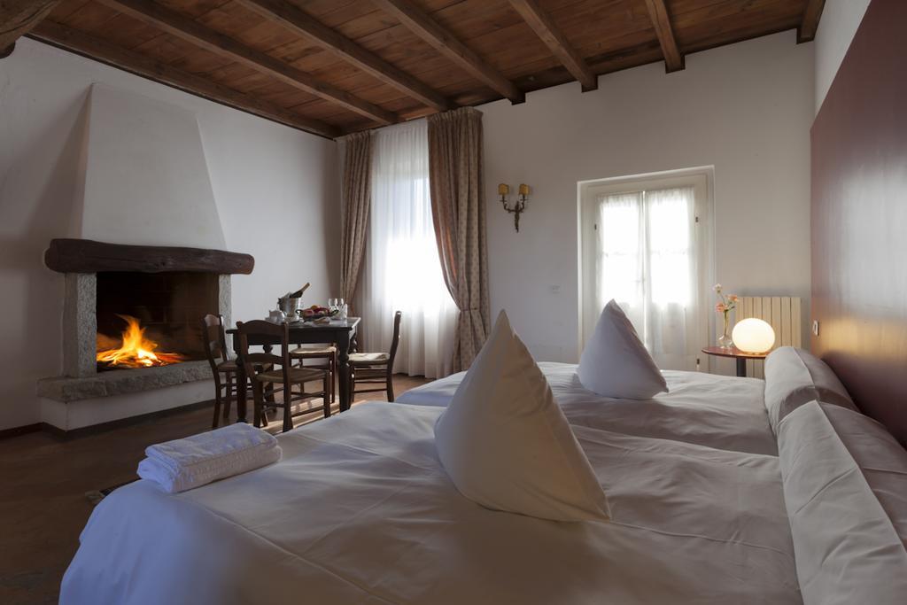Готель Agriturismo Cascina Marzana Павія Екстер'єр фото