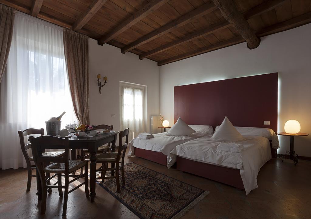 Готель Agriturismo Cascina Marzana Павія Екстер'єр фото